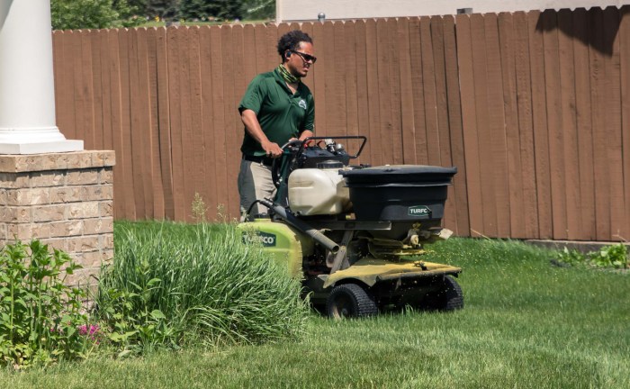 Lawn care fertilizer service near me