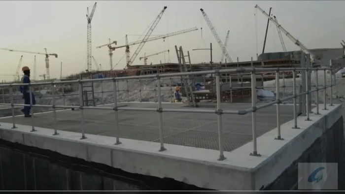 Parapet on roof