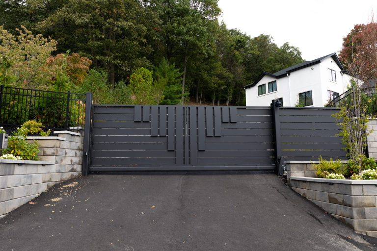 Modern Front Yard Gates in Germany: Stylish Security and Smart Solutions for 2025